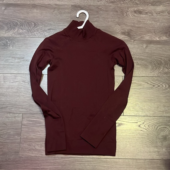 lululemon athletica Tops - Lulu turtleneck